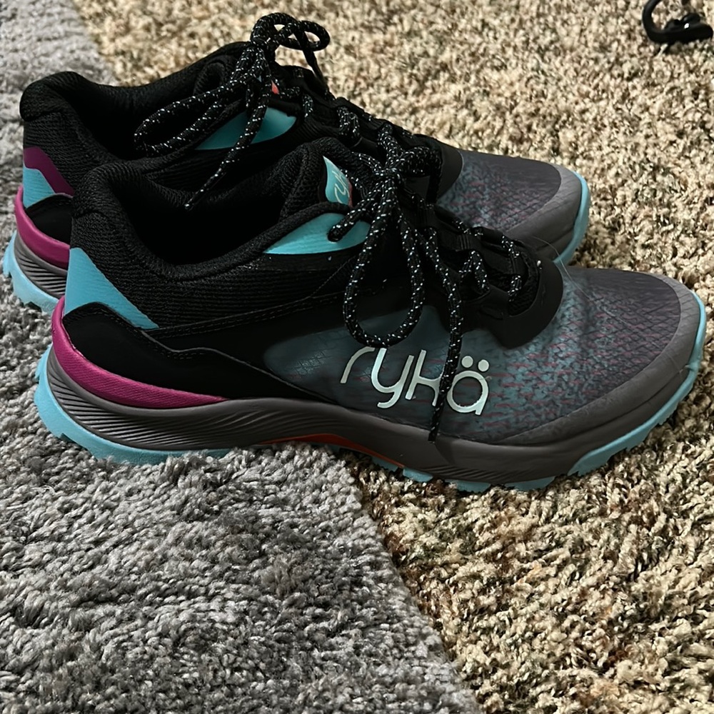 Womens Ryka hiking shoe